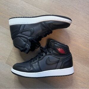 Jordan 1 Retro High OG Black Satin - 5Y